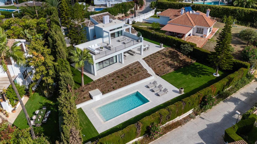 Property photo 1 of 18