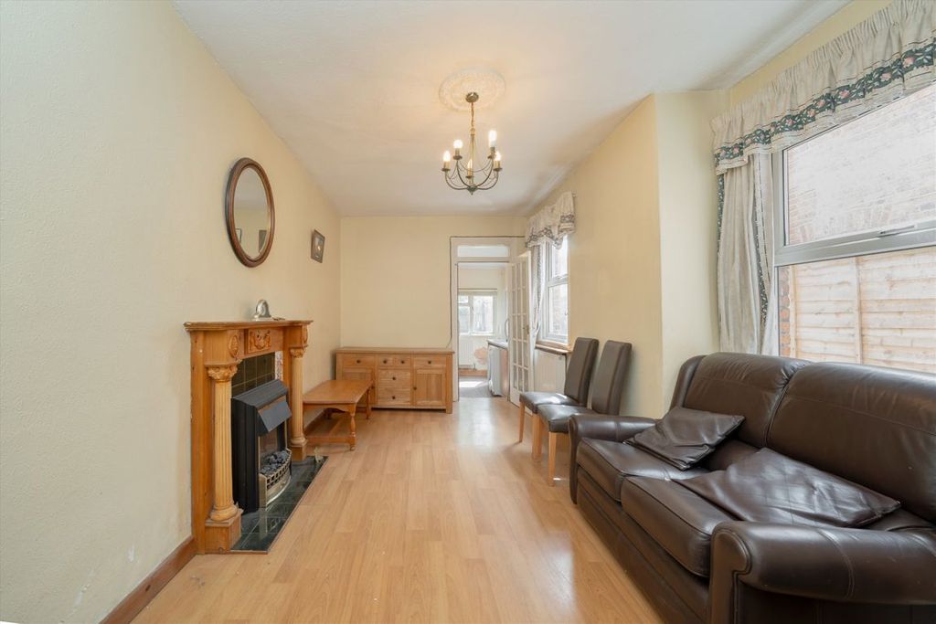 Property photo 3 of 8