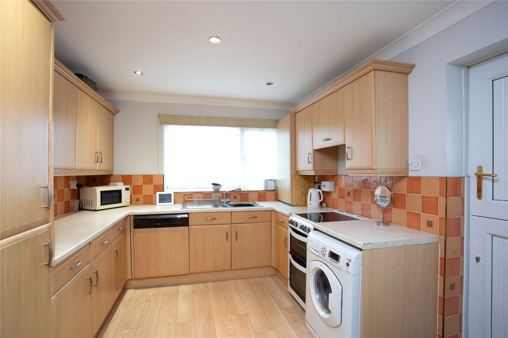 Property photo 2 of 11 Photo