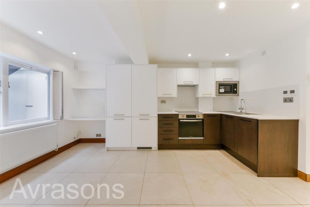 Property photo 1 of 9 Kitchen