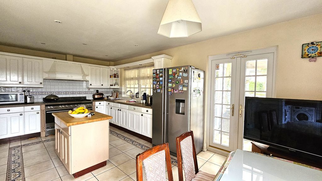 Property photo 2 of 18