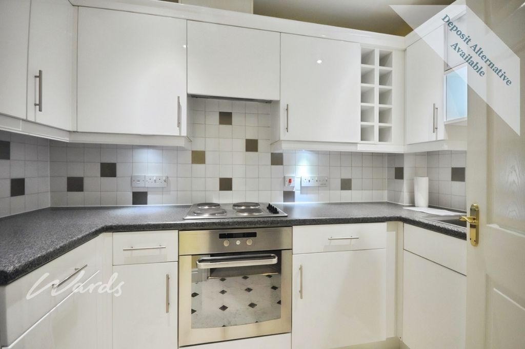 Property photo 3 of 6 Kitchen