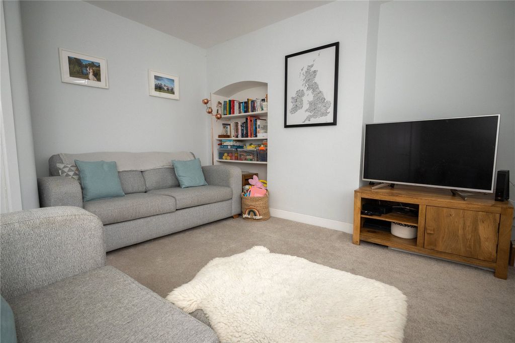 Property photo 3 of 24 Picture No. 02