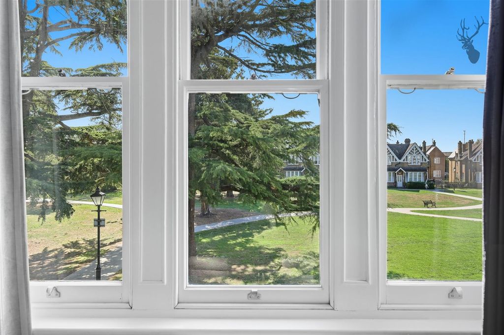 Property photo 3 of 24