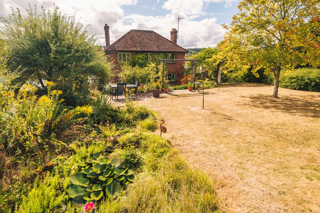 Property photo 3 of 33 Picture No. 30