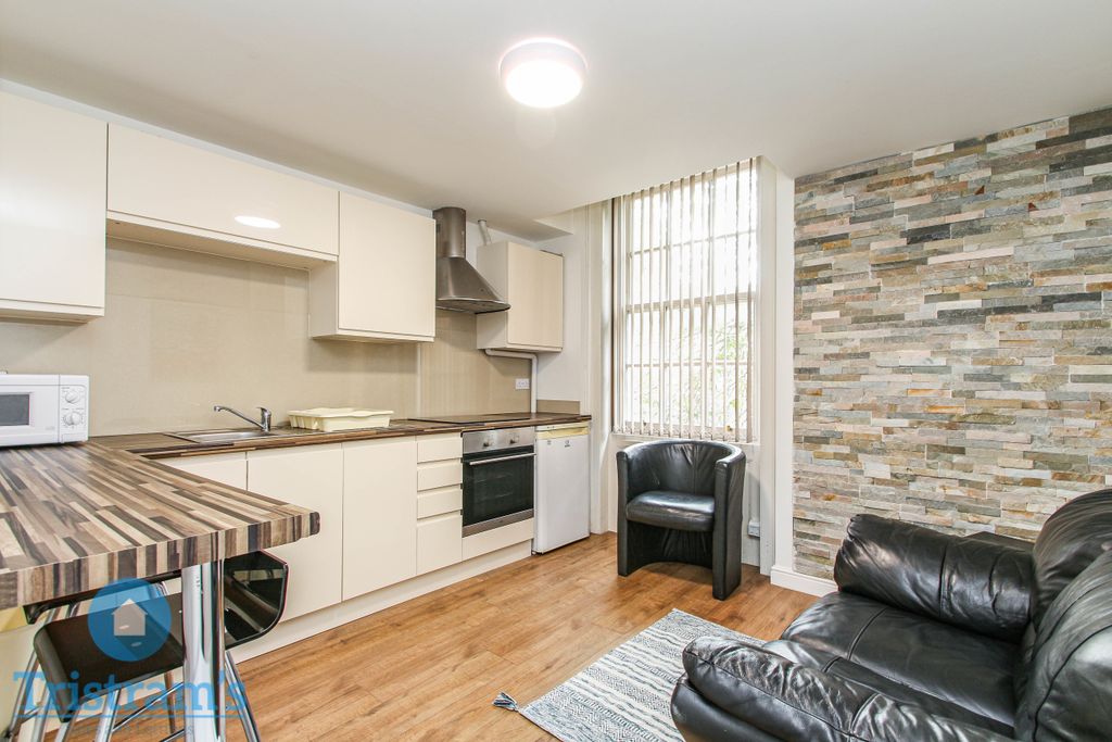 Property photo 2 of 12 Img_5772