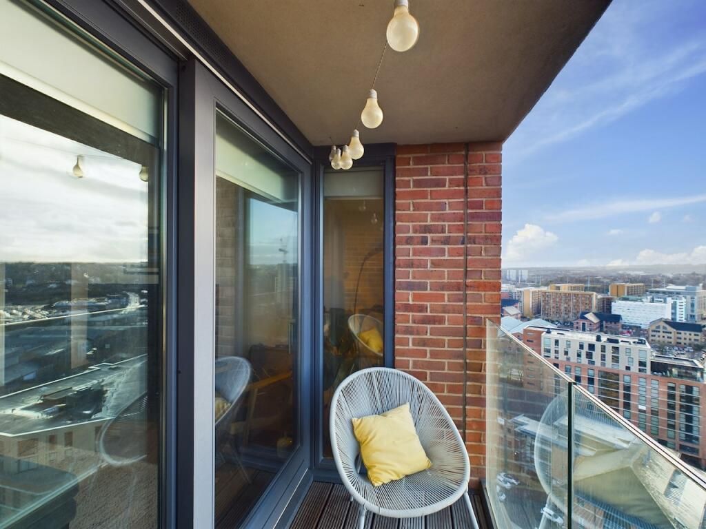 Property photo 1 of 2