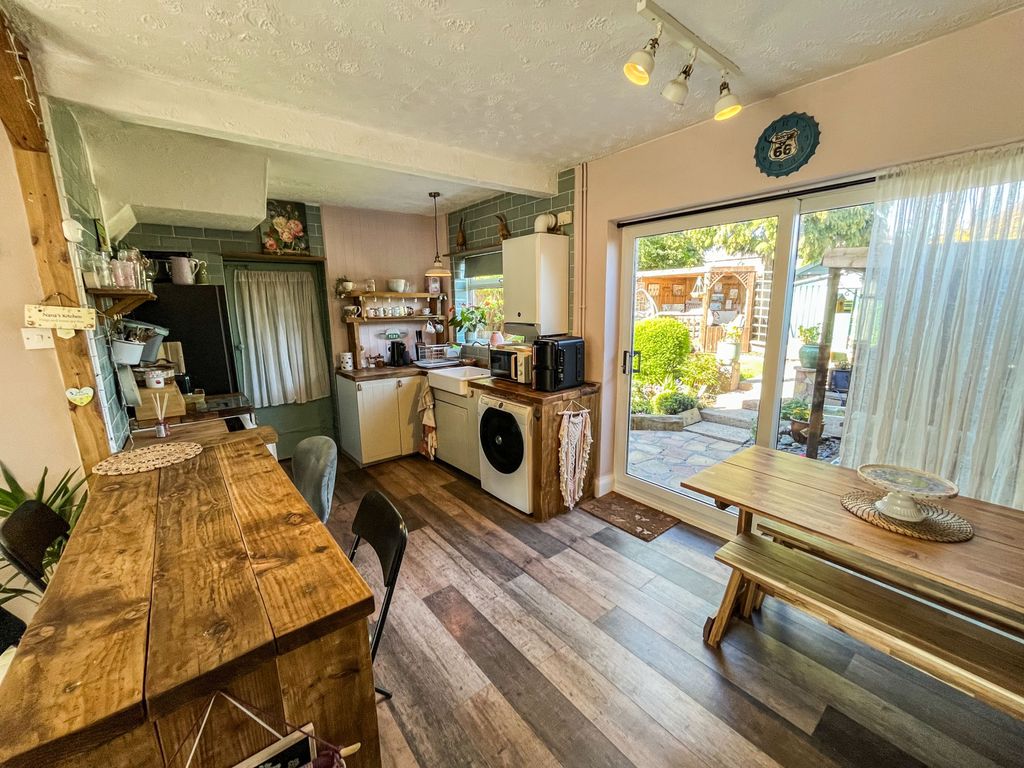 Property photo 3 of 15 Kitchen/Diner