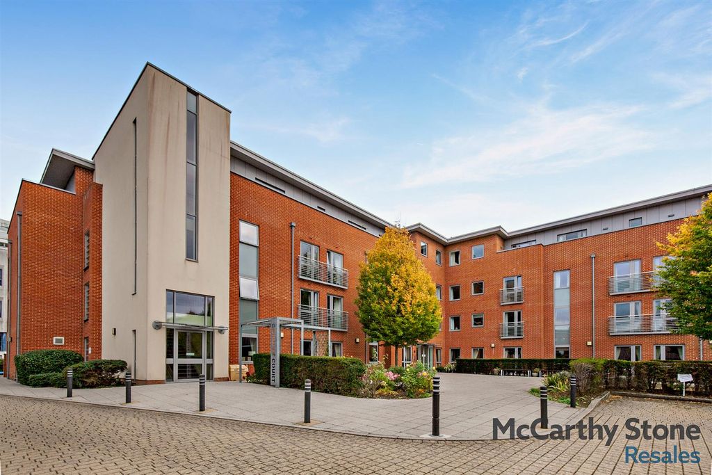 Property photo 1 of 21 8666943-Exterior12-800.Jpg