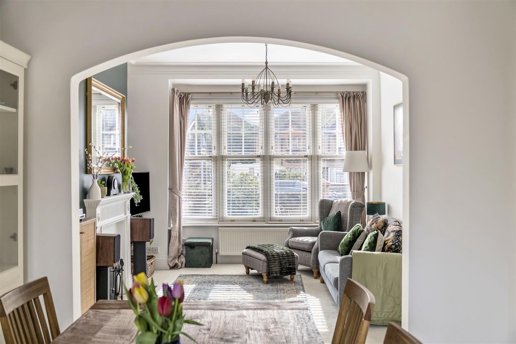 Property photo 3 of 26 Cissbury Road, 1-006.Jpg