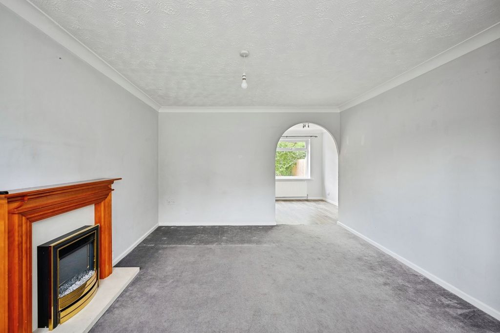 Property photo 2 of 16 Photo