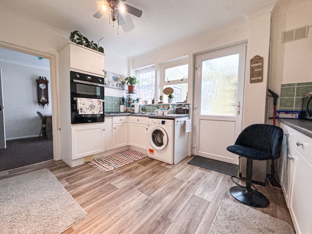 Property photo 3 of 18 3898598