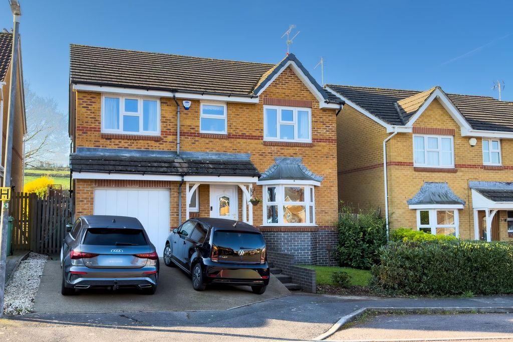 Property photo 1 of 21