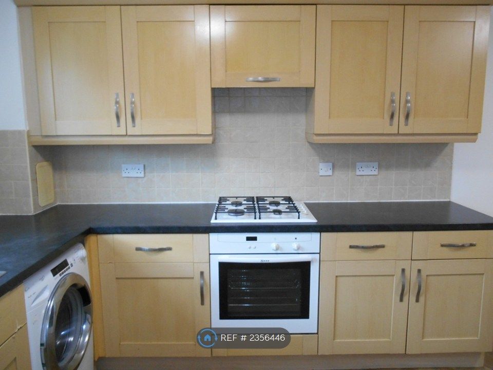Property photo 3 of 10 Dining Kitchen
