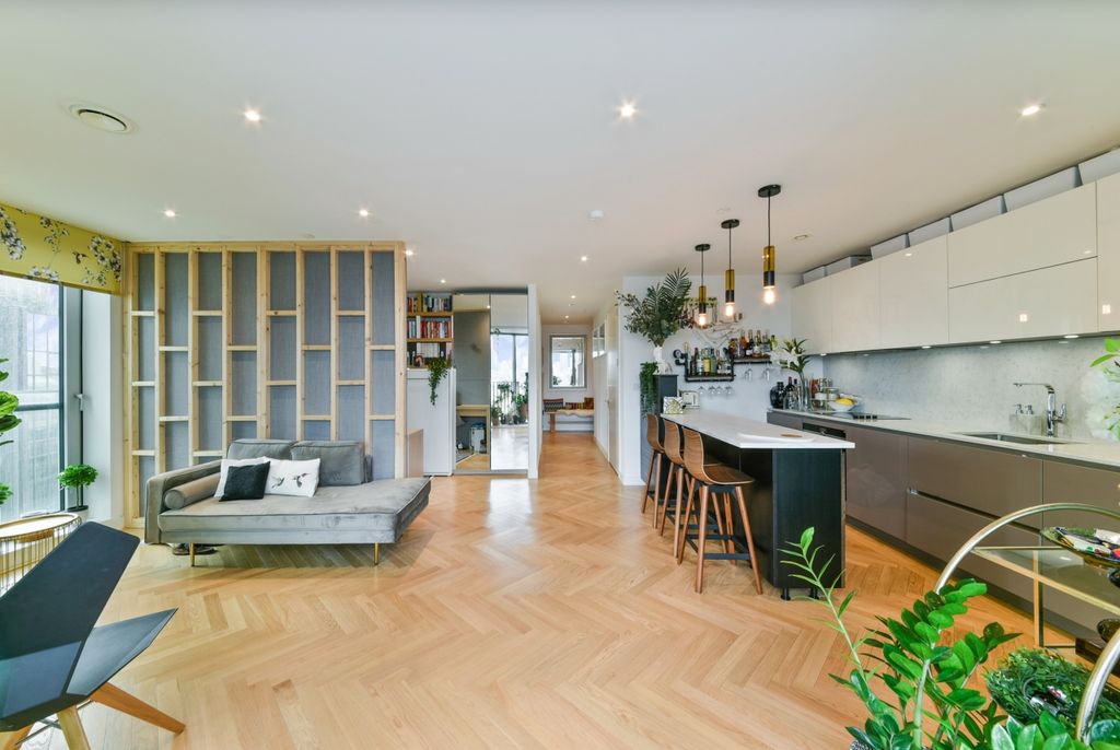 Property photo 3 of 11 Living Area