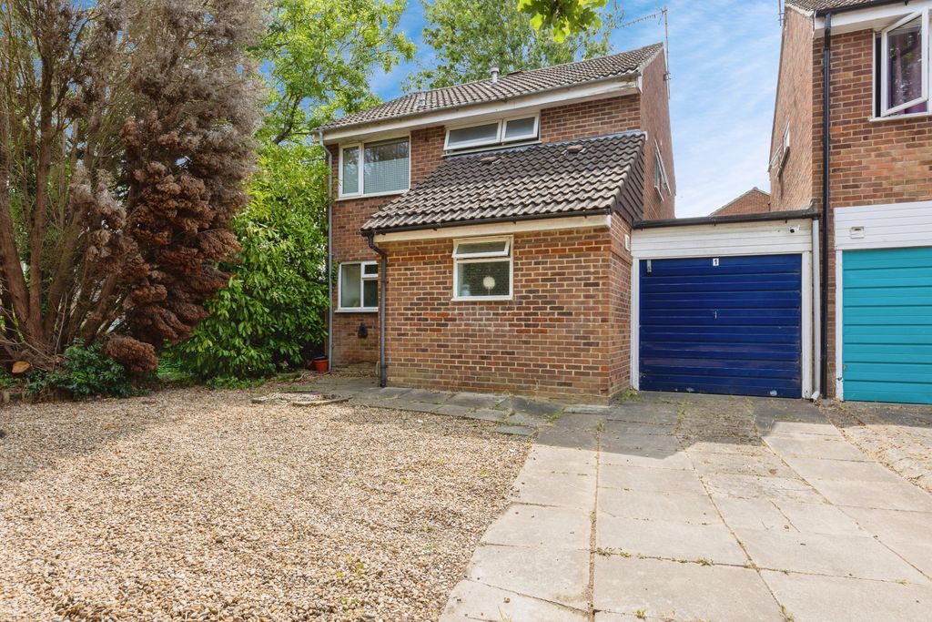 Property photo 2 of 20