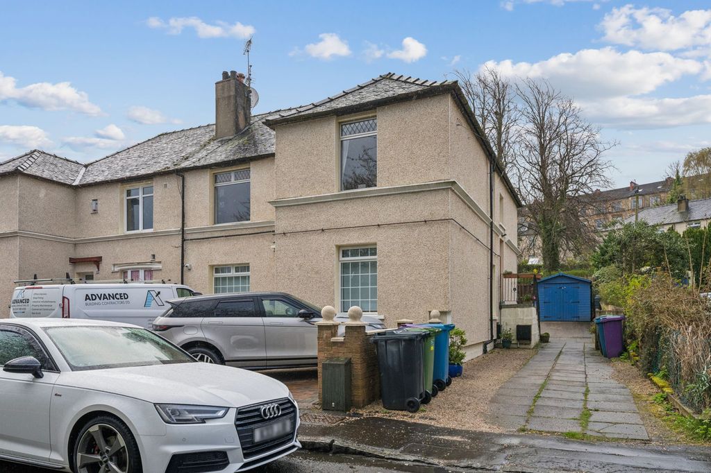 Property photo 2 of 21