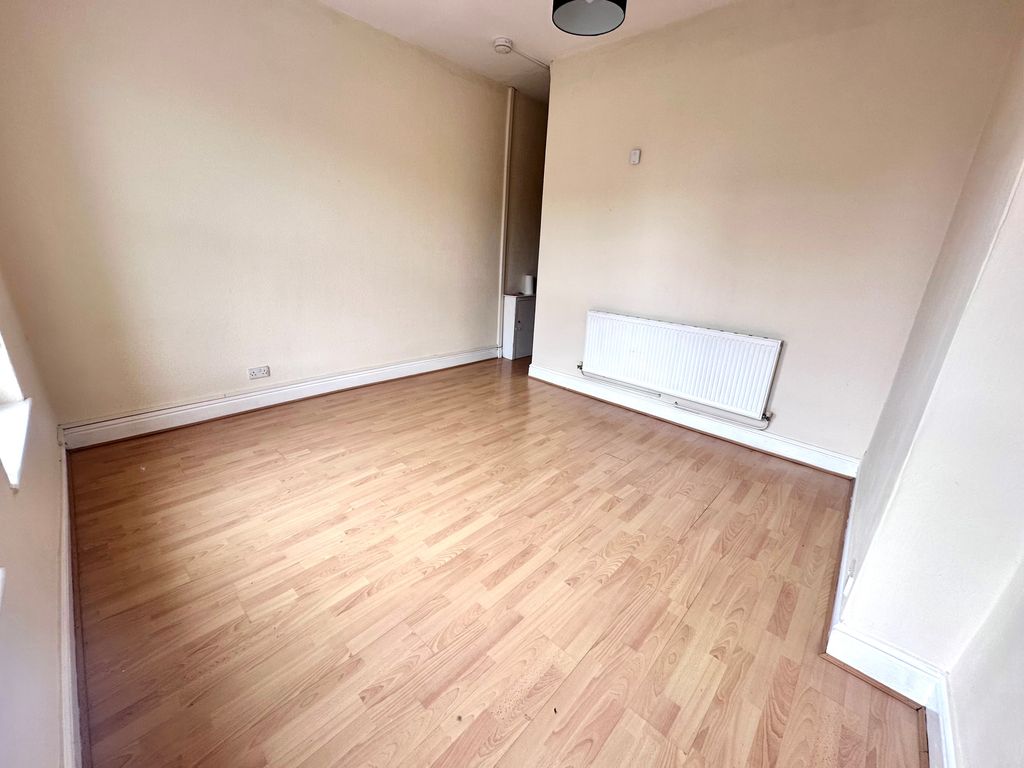 Property photo 2 of 13 Image