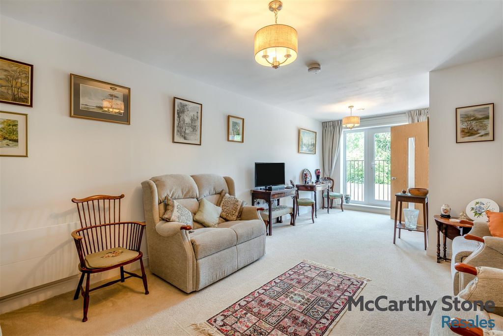 Property photo 2 of 22 8692394-Interior01.Jpg