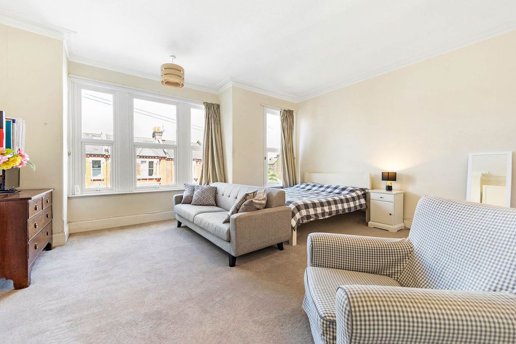 Property photo 1 of 5