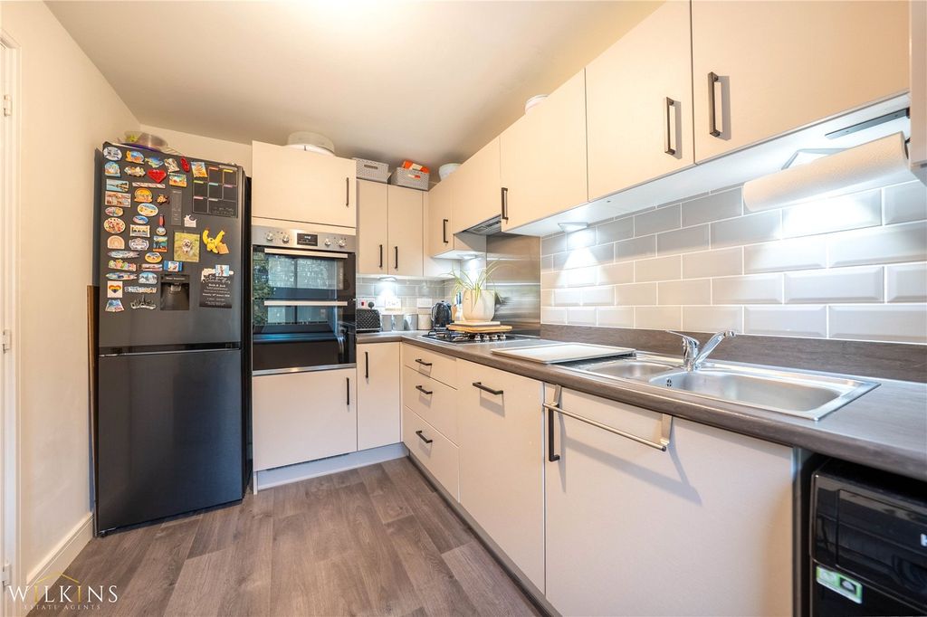 Property photo 2 of 25 Picture No. 13