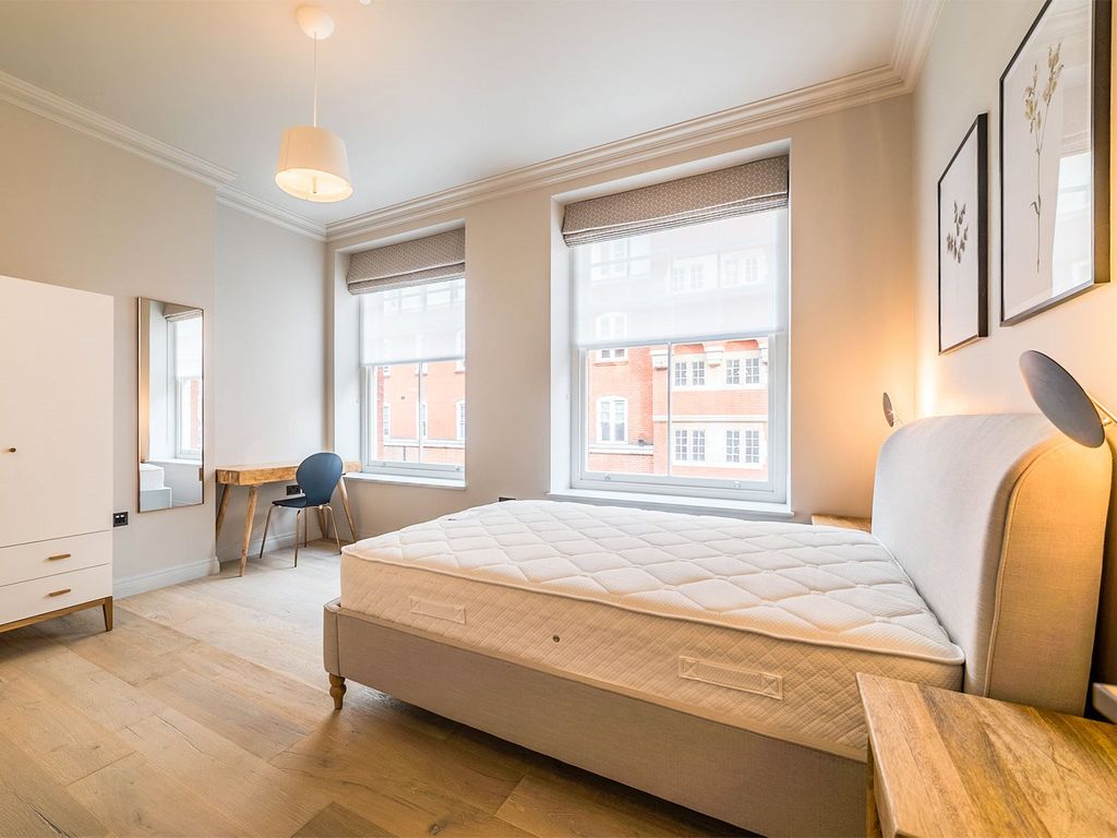 Property photo 3 of 13 Drury Lane House