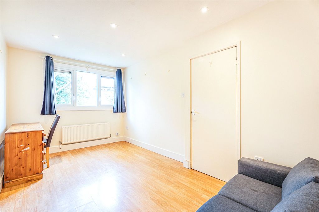 Property photo 3 of 18 Reception Room