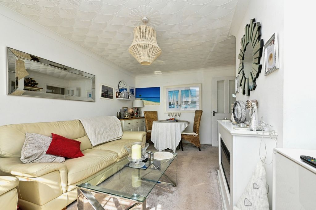 Property photo 3 of 16 Pbox-Img.Jpg
