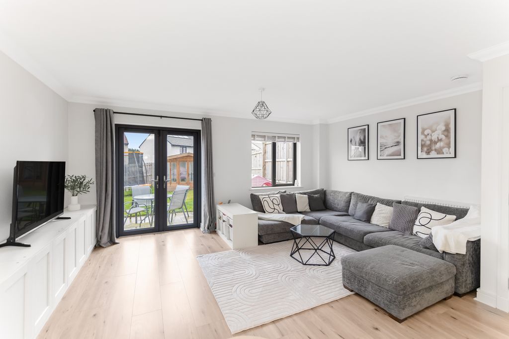 Property photo 2 of 19 Property Image 2