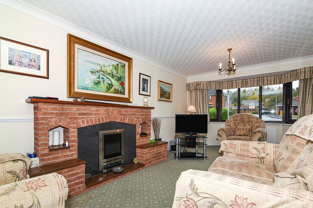 Property photo 2 of 14 Lounge