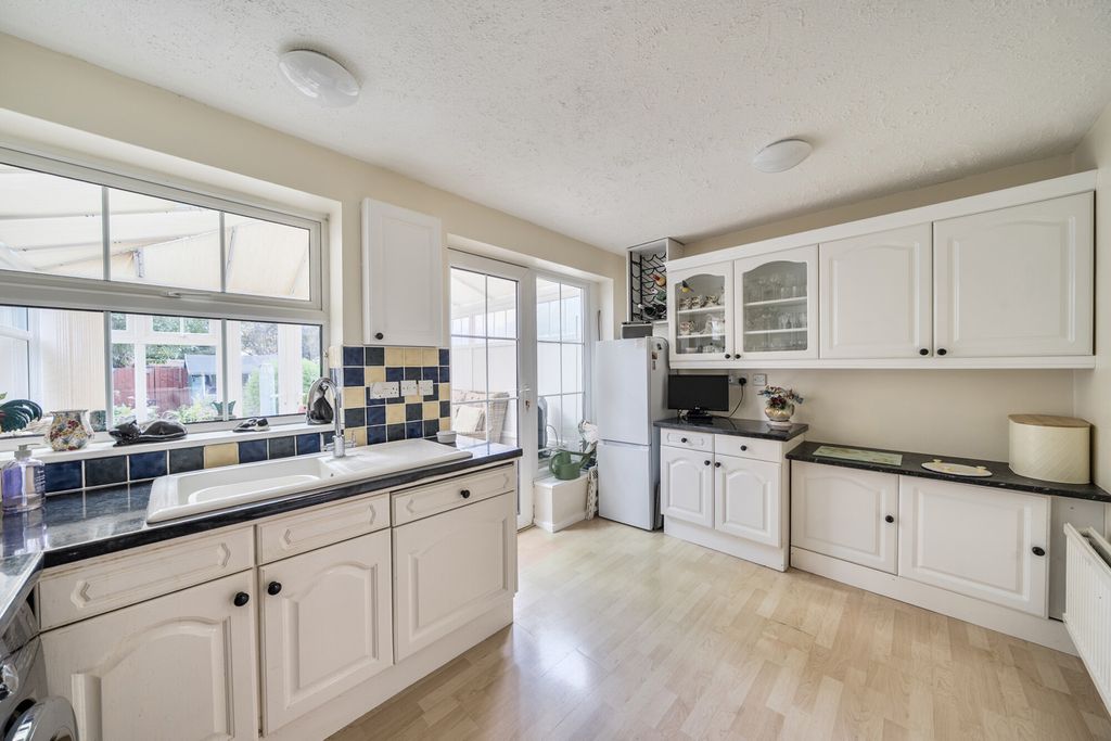 Property photo 2 of 21 1348483-8-68c2B86...