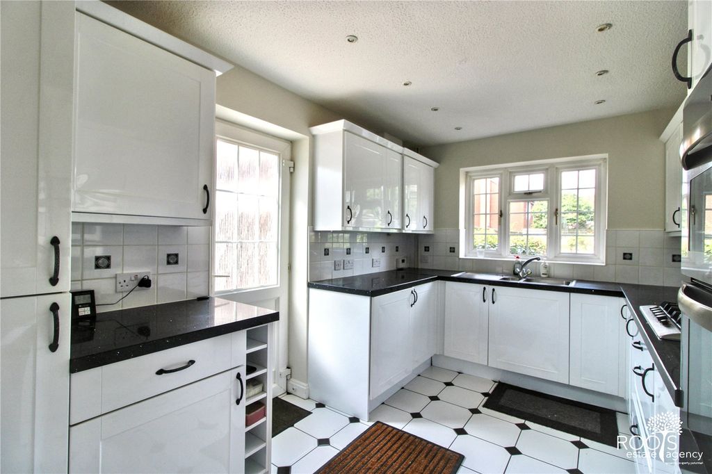 Property photo 2 of 16 Picture No. 08