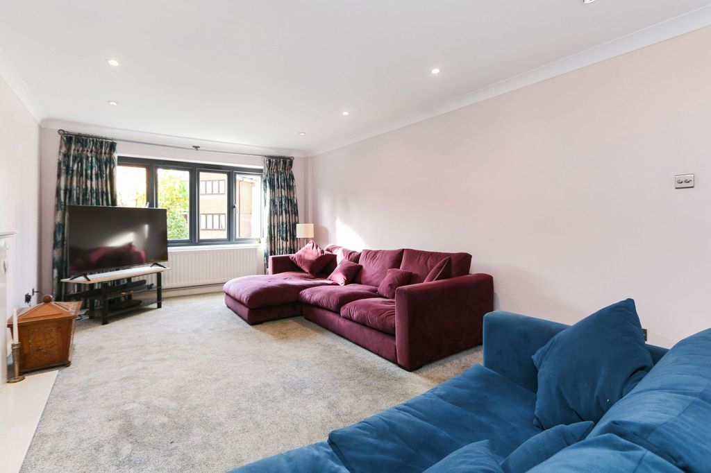 Property photo 3 of 20