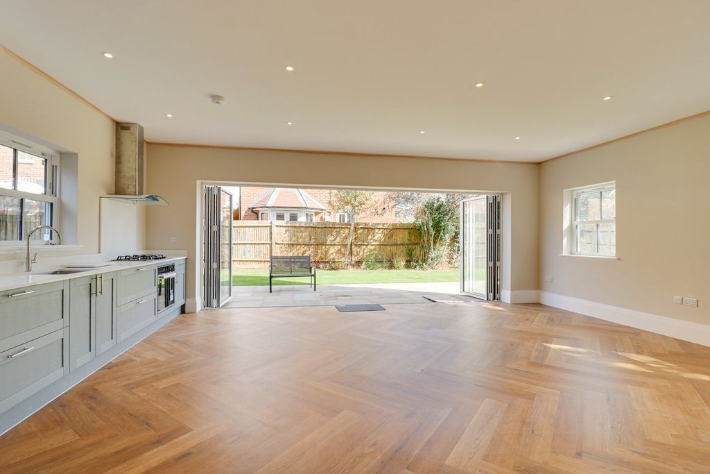 Property photo 2 of 17
