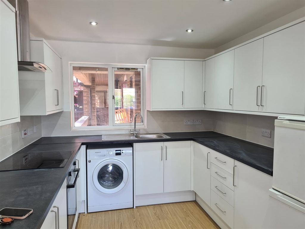 Property photo 1 of 6 1000001489.Jpg