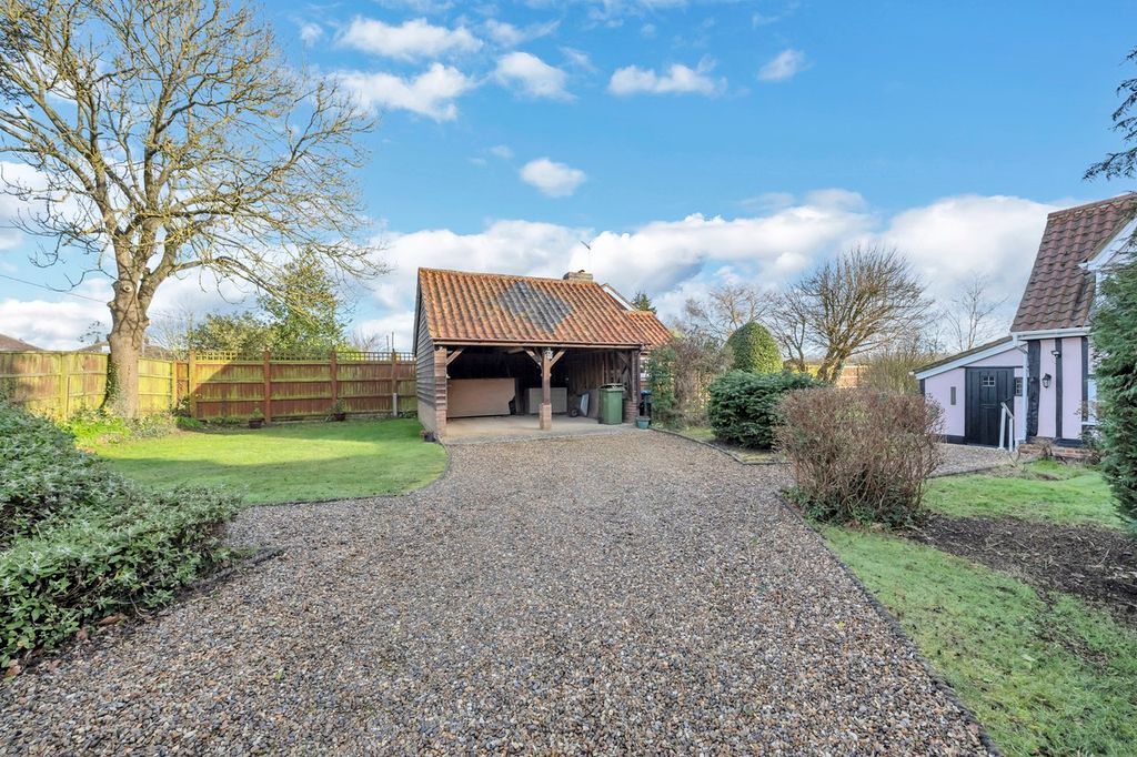 Property photo 3 of 27