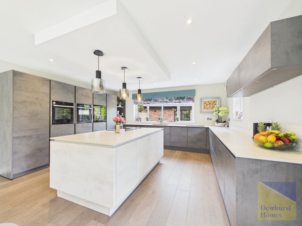 Property photo 3 of 33