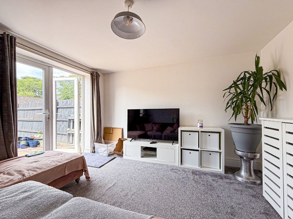Property photo 3 of 14 4385843