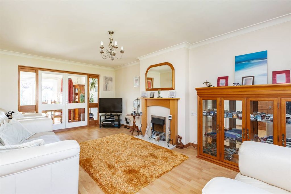 Property photo 3 of 21