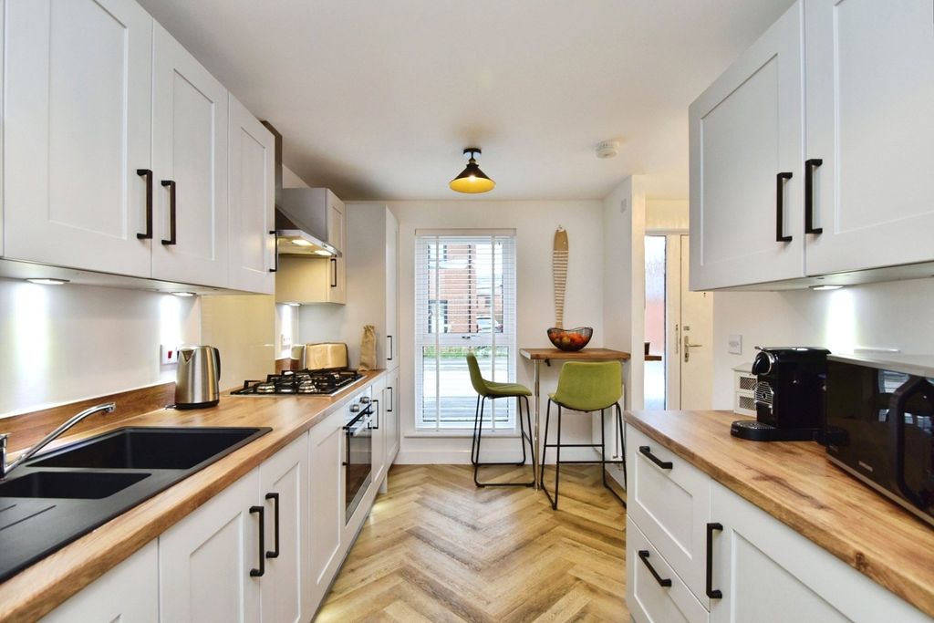 Property photo 2 of 20 Pbox-Img.Jpg