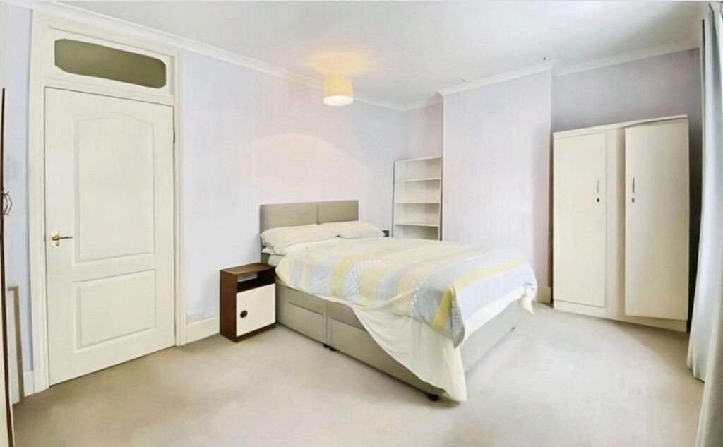 Property photo 2 of 11 Bright, Neatly Presented Bedroom With A Double Bed...