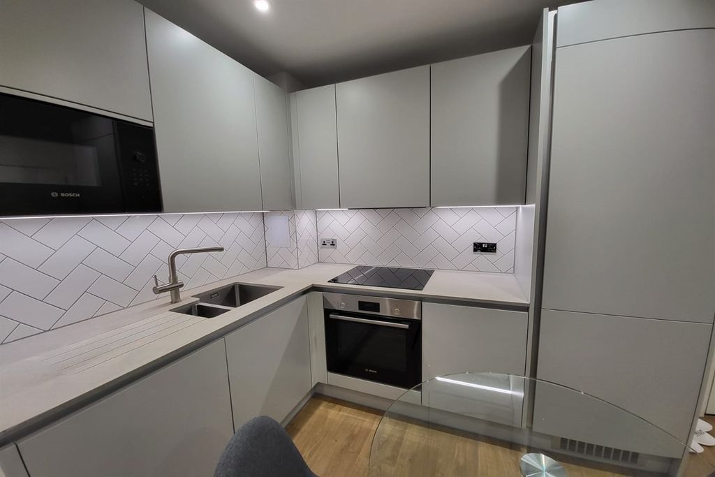Property photo 2 of 5 Kitchen