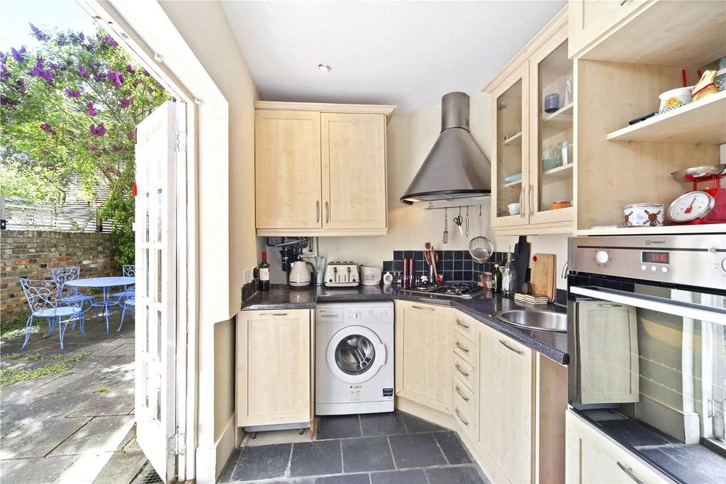 Property photo 3 of 8 Picture No. 19