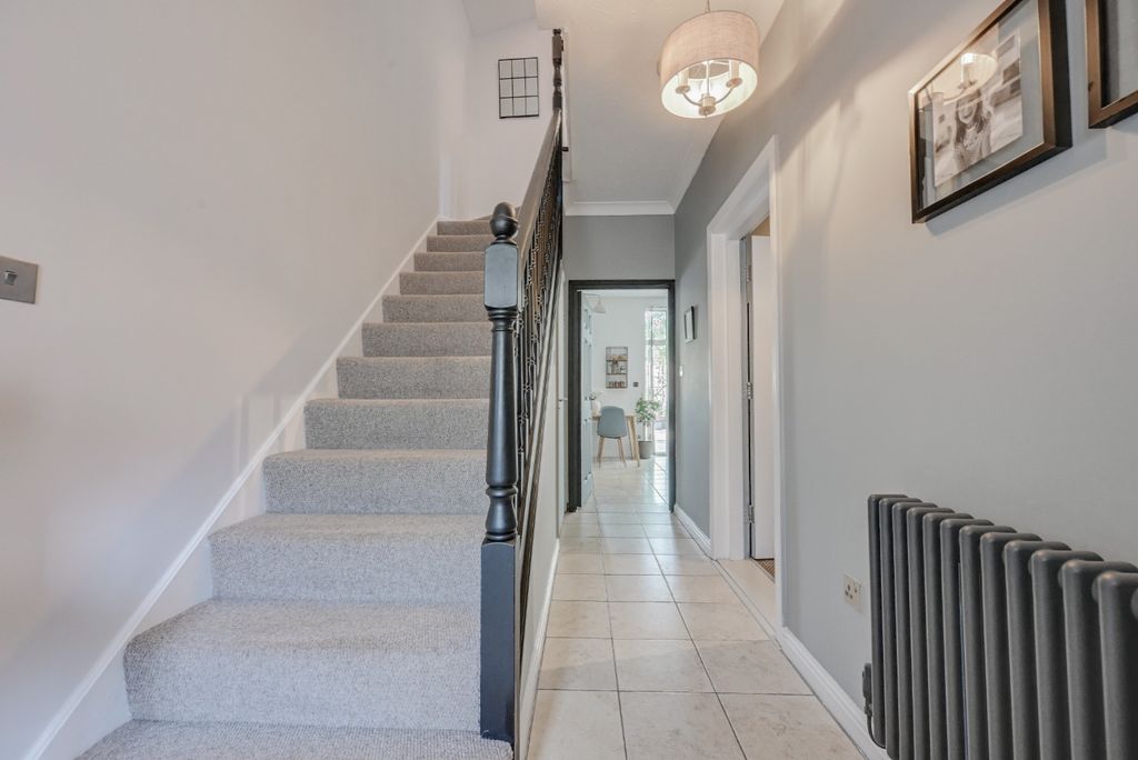 Property photo 3 of 65 4237573