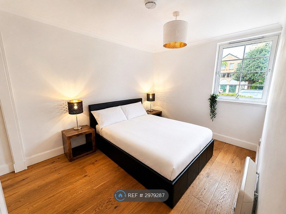 Property photo 3 of 18 Bedroom 1
