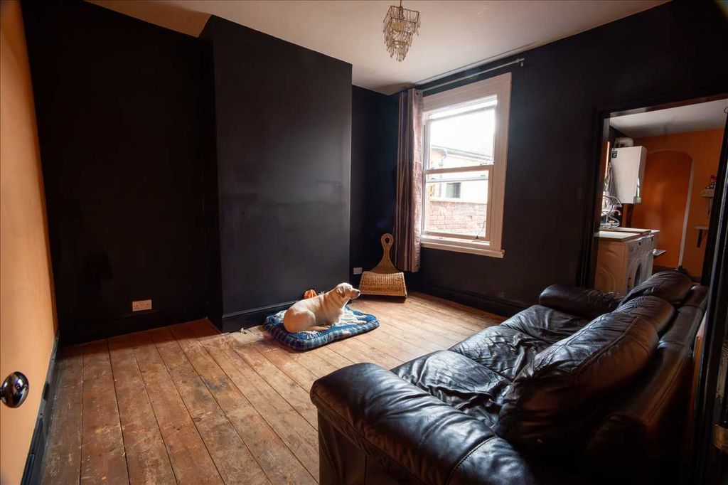 Property photo 3 of 17 Living Room