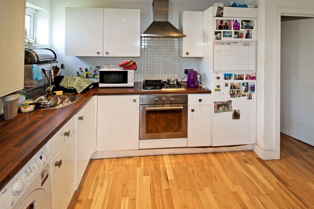 Property photo 1 of 5 Kitchen