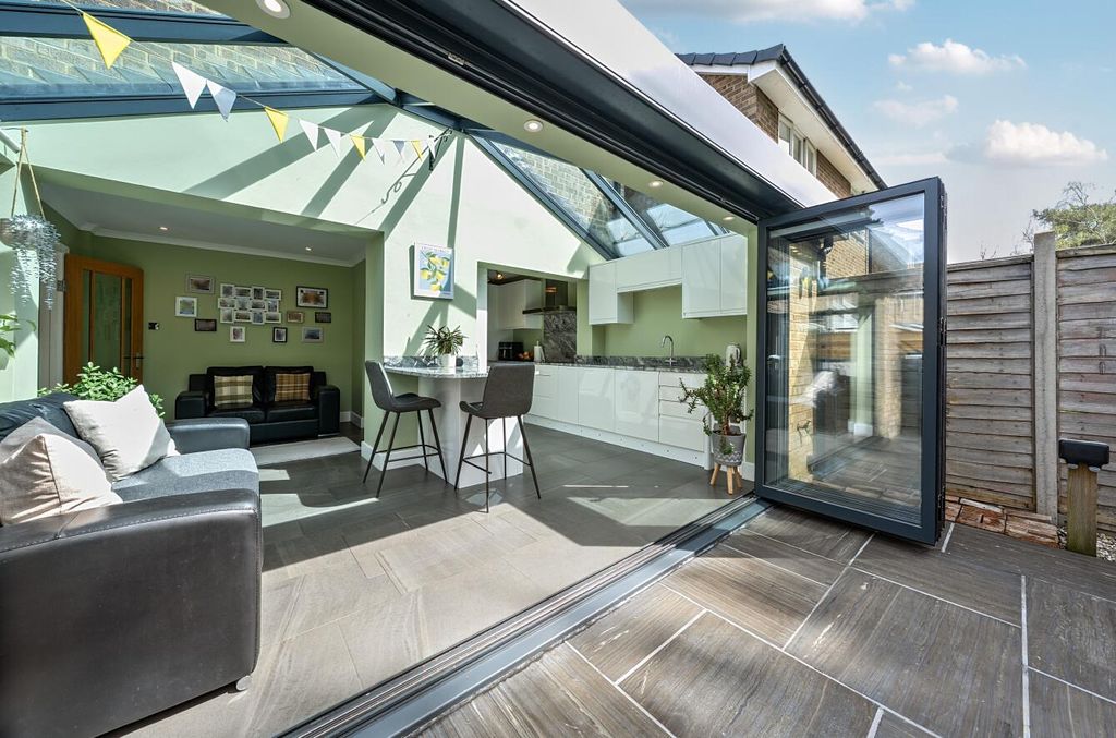 Property photo 3 of 30