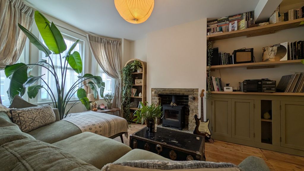 Property photo 2 of 12 Picture 2