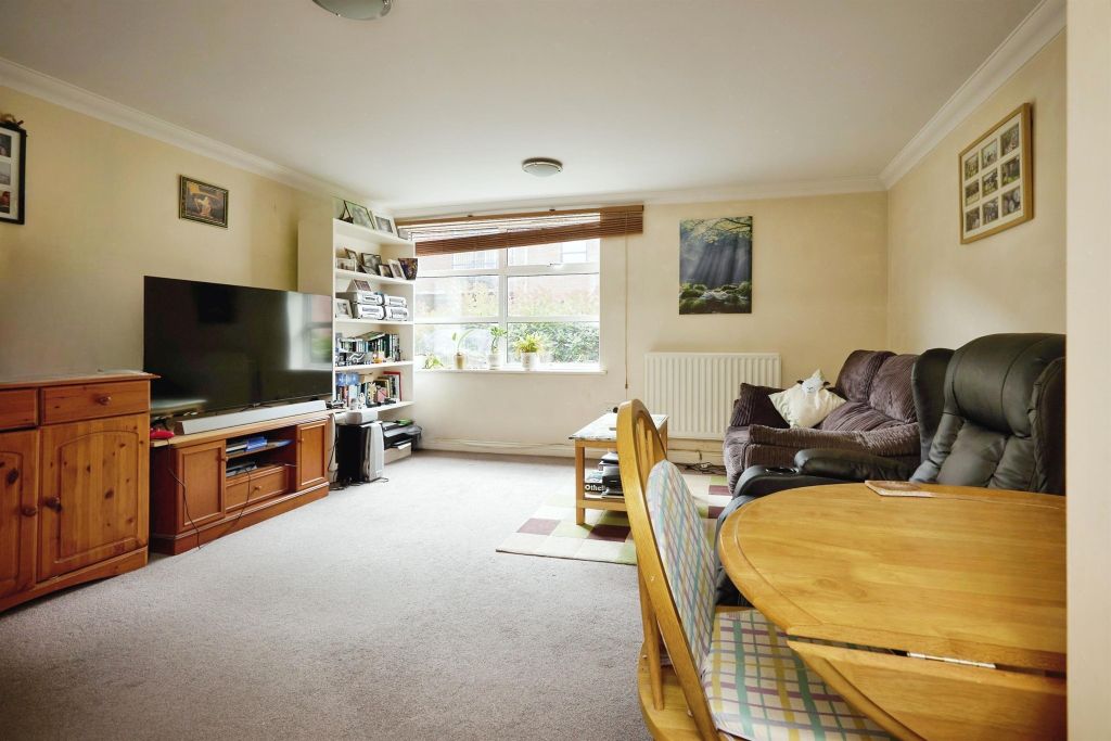 Property photo 2 of 17